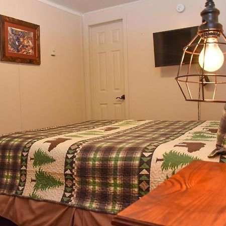 Adirondack Sunrise Lodge Lake George Bagian luar foto