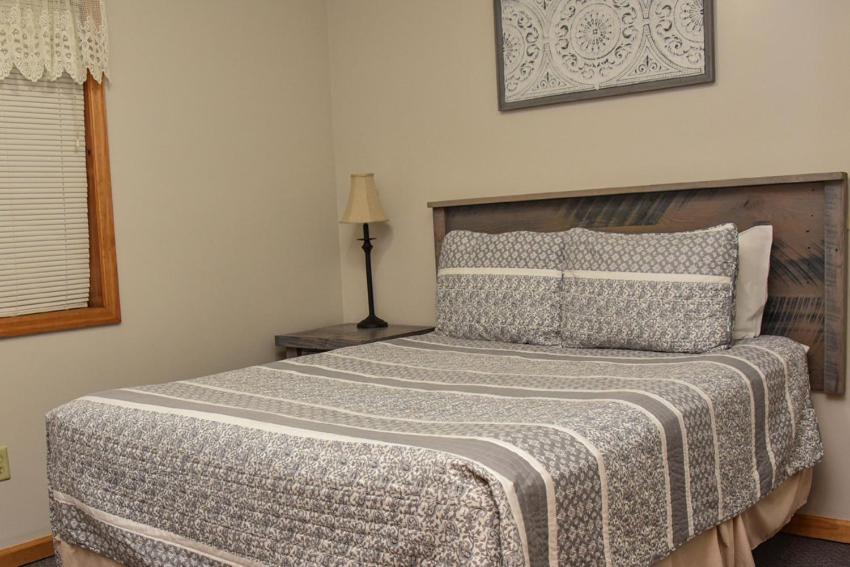 Adirondack Sunrise Lodge Lake George Bagian luar foto