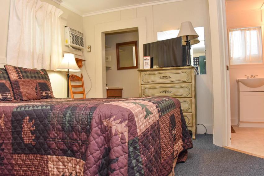 Adirondack Sunrise Lodge Lake George Bagian luar foto