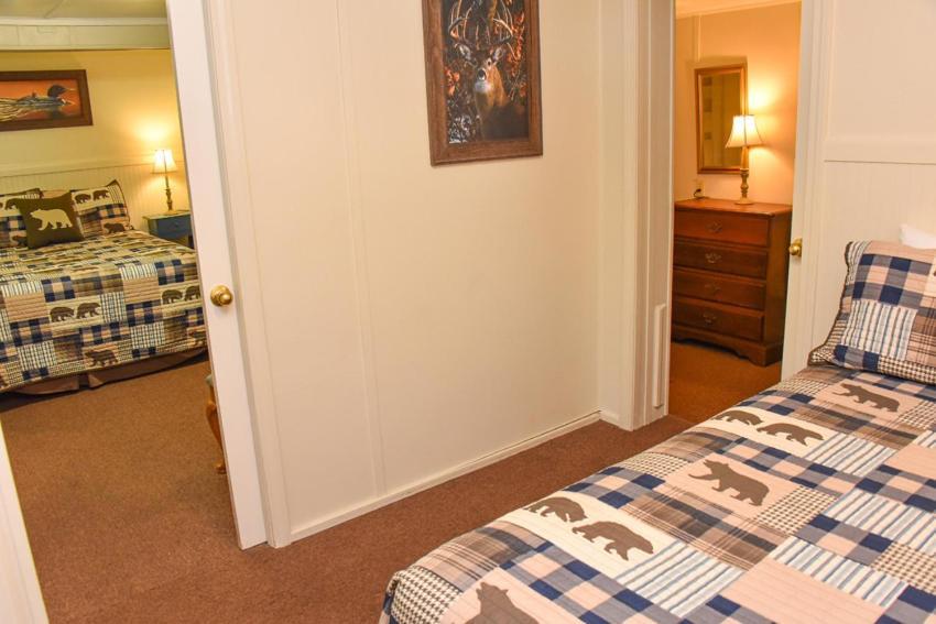 Adirondack Sunrise Lodge Lake George Bagian luar foto