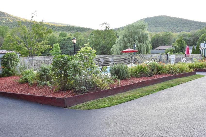 Adirondack Sunrise Lodge Lake George Bagian luar foto