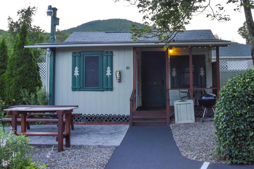 Adirondack Sunrise Lodge Lake George Bagian luar foto
